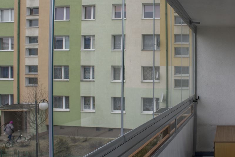 Wntrze balkonu w systemie bezramowym
