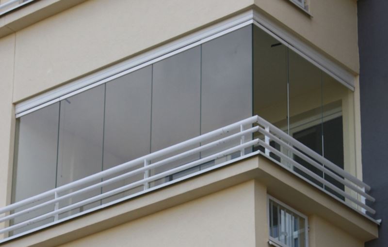 Balkon bezramowy - powikszenie
