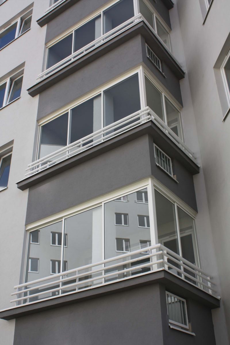 Balkony w systemie ramowym w bloku